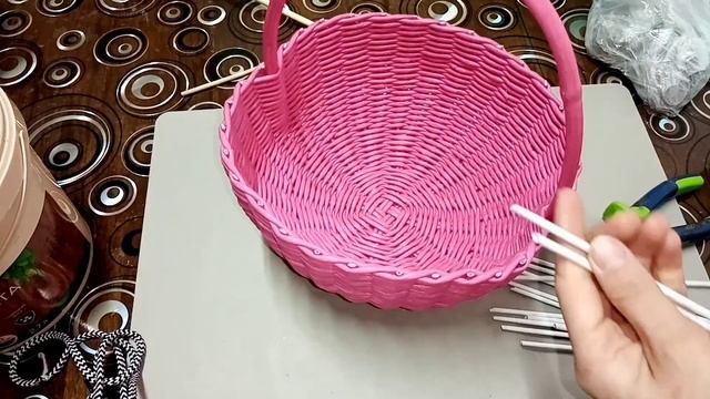 Ручка для плетеной корзины... Простая загибка "Коса"... Изделия из бумажных трубочек. смотреть онлайн