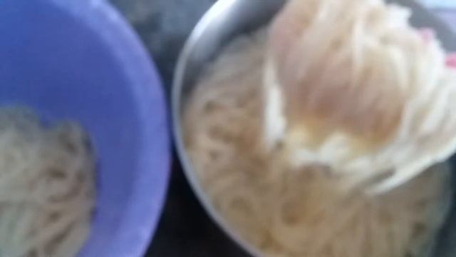 Сардельки с макаронами.