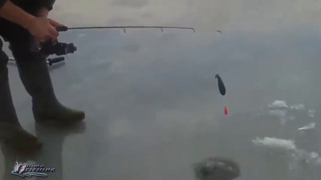 ОПАСНЫЙ ПЕРВЫЙ ЛЕД Когда хочется на зимнюю рыбалку смотреть онлайн