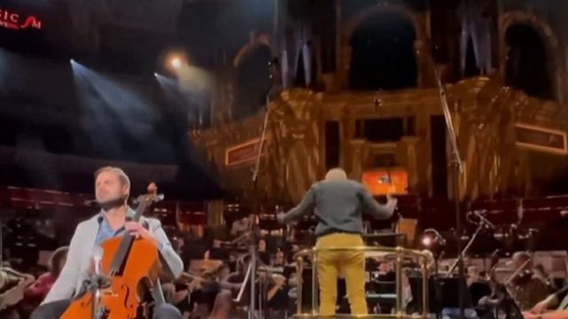 Hauser And His New Lady Perform At Royal Albert Hall смотреть онлайн