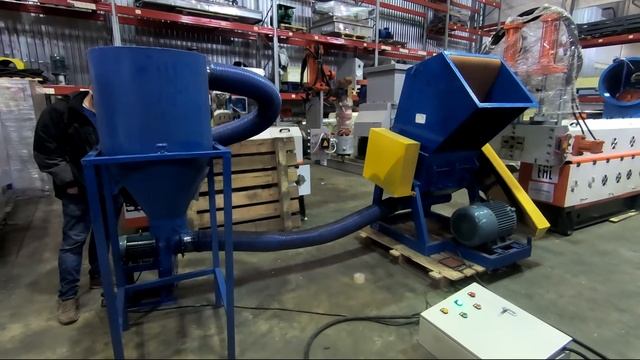 Вторичная переработка бутылок на дробилке с пневмовыгрузом DSNL-650 смотреть онлайн