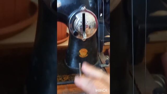 Как научится пользоватся швейной машинкой. Подольская ручная швейная машинка. Sewing machine.