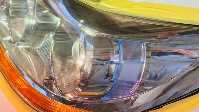 車磨きのプロがする、ヘッドライトのくすみ取り ホンダエリシオン HONDA 兵庫県姫路市の鏡面磨きとガラスコーティング