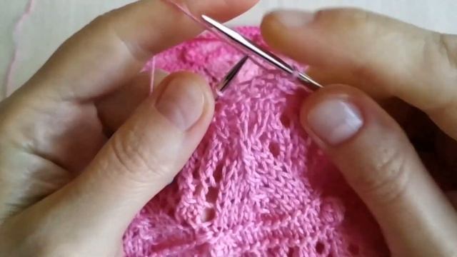 Детский топ спицами. Нарядный топ с шишечками для девочки 4-5 лет.