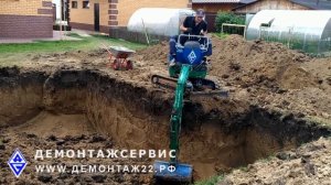 Как выкопать бассейн на участке если проезда для трактора нет?