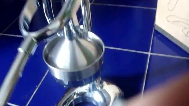 Механическая соковыжималка