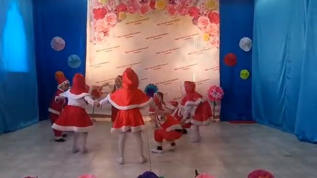 Танец Веселые Санты Усун-Кюель дс Чуораанчык Усть Алданский смотреть онлайн