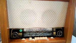 Радиола Восток-57 с ФМ диапазоном.