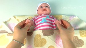КАК ПЕЛЕНАТЬ РЕБЁНКА Укладываем спать Кроватка Игрушки для девочек