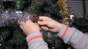 Как украсить ёлку? Игрушки времён СССР, а также традиционные украшения Швеции и Дании.