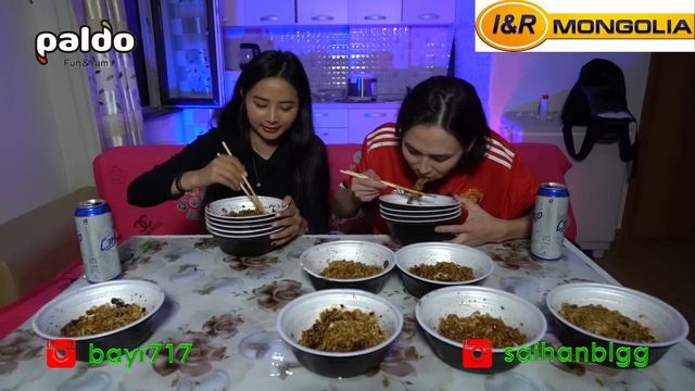 TOXIC MUKBANG | CHUBBY GIRL EATING 15x JJAJANGMEN RAMEN смотреть онлайн