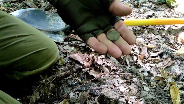 НІХТО НЕ МІГ НАВІТЬ ПОДУМАТИ ЩО У ЦЬОМУ ЛІСІ МОЖЛИВО ЗНАЙТИ РИМ. смотреть онлайн