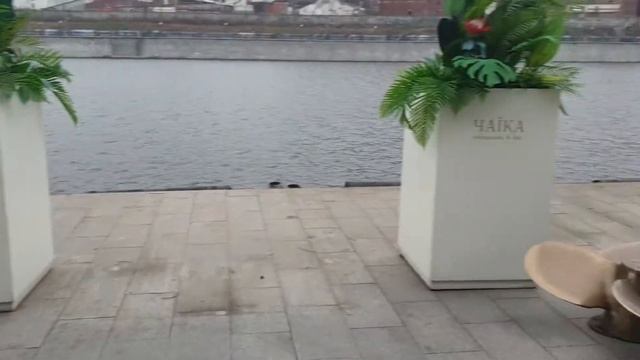 еще вчера здесь был корабль Александр Блок и ресторан, а сегодня пустота смотреть онлайн