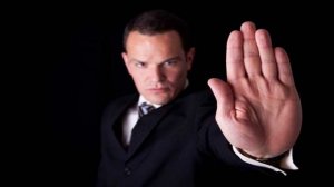 Как понять, что женщина нагло врет: 5 признаков