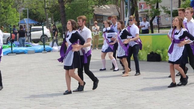 Вальс на последнем звонке площадь Черниговка 3 школа смотреть онлайн