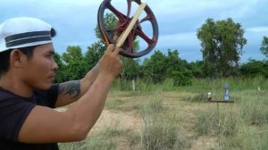 How To Make Amazing Mini Wheel Slingshot _ Mini Wheel Slingshot VS Huge Fish.mp4