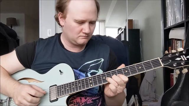 Smooth jazz with a Fender Champion 20, a Hofner, and very old D'Addario Chromes flatwound strings смотреть онлайн