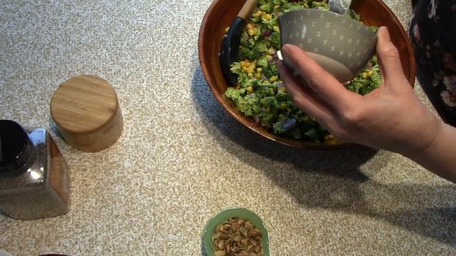 САЛАТИК К ПРАЗДНИЧНОМУ СТОЛУ. БРОККОЛИ ПРОСТО ВКУСНО ПОЛЕЗНО