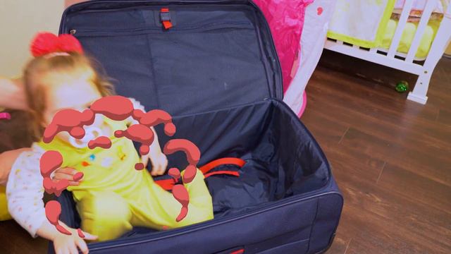 Eva and Milana found a doll and pretends to be a parent смотреть онлайн