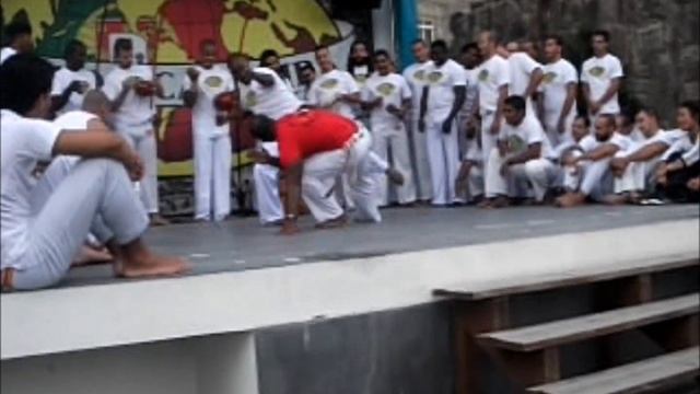 Abada Capoeira - Mestre Caramurú - Porto da Barra смотреть онлайн