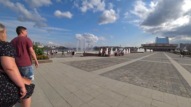 Путешествие, часть 2 КАЗАНЬ. Обед во вьетнамском кафе. ВСТРЕЧА с детьми. Катание по озеру.