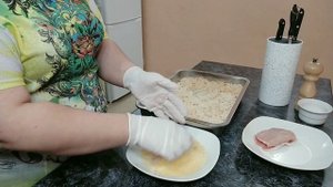 Кордон Блю. Фаршированные котлеты с ветчиной и сыром ?