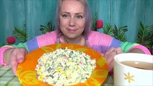 МУКБАНГ КРАБОВЫЙ САЛАТ , русский мукбанг Еда на камеру.