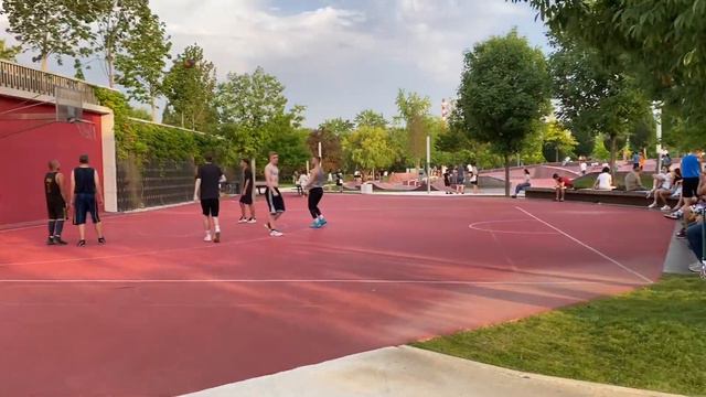 Краснодар. Парк Галицкого днем и вечером. / Krasnodar. Galitsky Park. смотреть онлайн