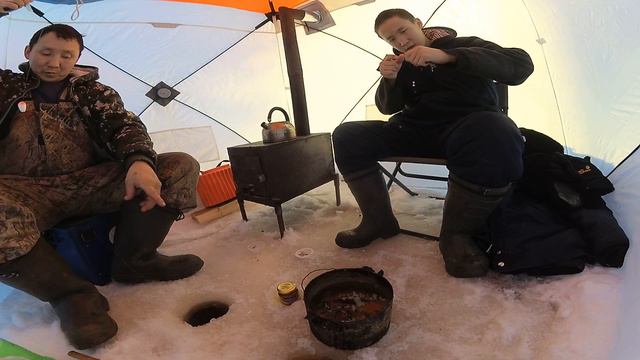 Рыбалка на реке Вилюй! Якутия! 23.02.21г. FULL HD смотреть онлайн