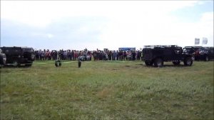 Hummer h2 + Hummer h3 vs Military HUMVEE!!!