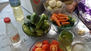 Антипохмельная солянка  на зиму без капусты.  Рецепт простой ,но очень быстрый.