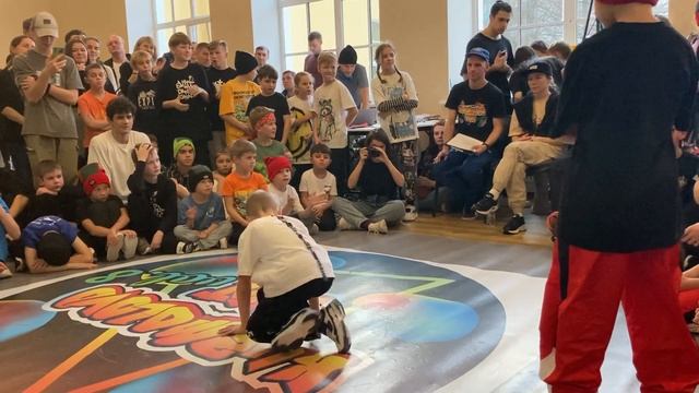 B-boy Super vs ? (Round 1; до 8 лет; Kuzmolovo fest vol.8) смотреть онлайн