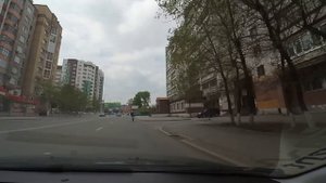 Мотоциклист едет на заднем колесе!!!