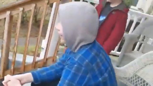 Полиция Бостона \ Поздравила ребенка с днем рождения смотреть онлайн