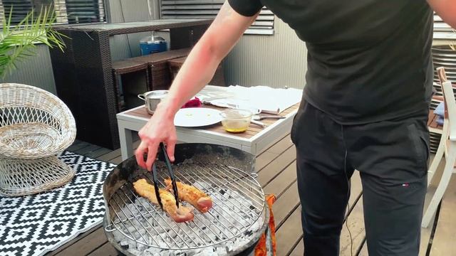 Запекаем свиную вырезку с картофелем | Мясо на мангале | Славная кулинария смотреть онлайн