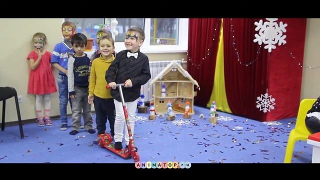 Сказочный герой вовлекает ребенка в общение и игру. Организация праздников смотреть онлайн