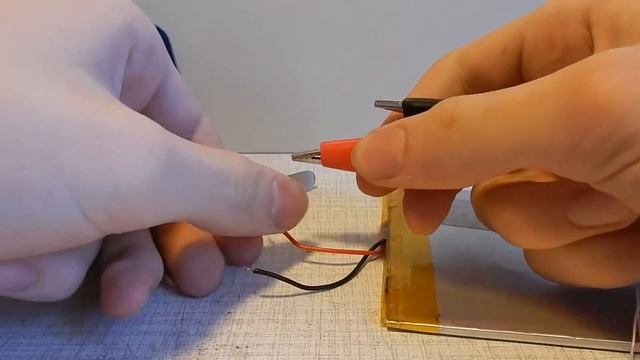 Подсоединяем другой аккумулятор к Iphone 5 / Iphone 5 alternative battery смотреть онлайн