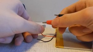 Подсоединяем другой аккумулятор к Iphone 5 / Iphone 5 alternative battery