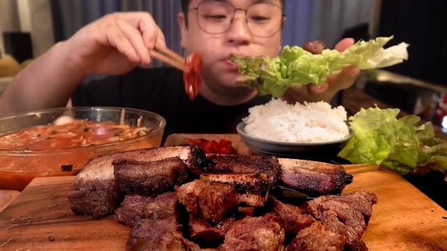 우대갈비 먹방 가자미물회 완벽한 밸런스 조합 대박 레전드 먹방 preferential ribs and mulhoe mukbang Legend koreanfood eatingsho смотреть онлайн