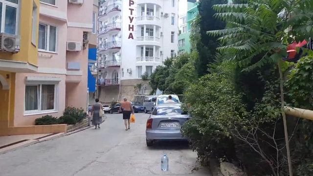 Поселок Утес Крым. Эллинги 2-я линия. Номера телефонов отелей. Какой выбрать эллинг в Утесе.