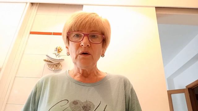 Не могу успокоится.  Жарю оладьи.