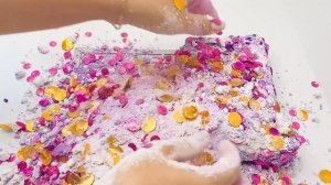 Мел с блестками?