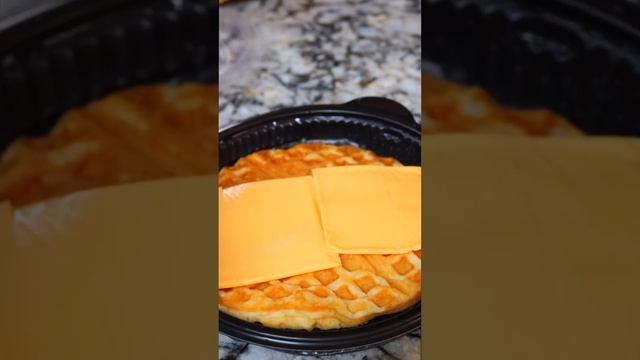 Viral WaffleHouse Sandwich #wafflehouse #sandwich #waffles #breakfast #atl смотреть онлайн