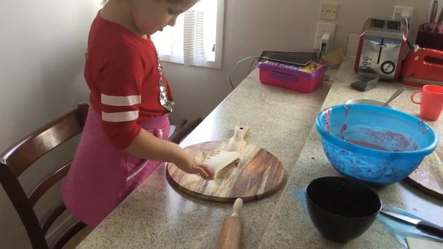 Как печь пирожки с ягодной начинкой. смотреть онлайн