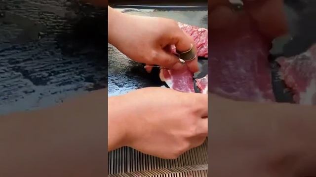 Cut super thin slices using Eruis meat slicer