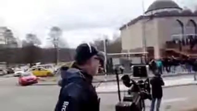 МЕЧЕТЬ В АНГЛИИ КОТОРОГО ЗАКРЫЛИ смотреть онлайн