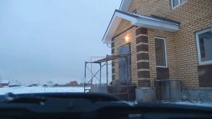 Установка кованного козырька над входом в дом