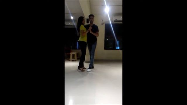 Bachata - Partnerwork Combination 6 (with follower's hammer-lock) смотреть онлайн
