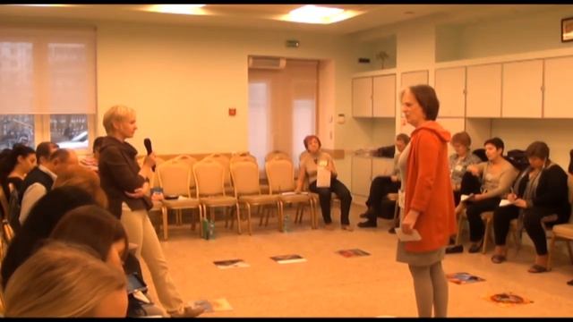 Фрагмент семинара  _Расстановки в кругу первопринципов и на гороскопическом колесе_ Лиза Бём.mp4