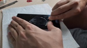 Как отодрать удалить высохший ультрафиолетовый (uv) клей с экрана телефона